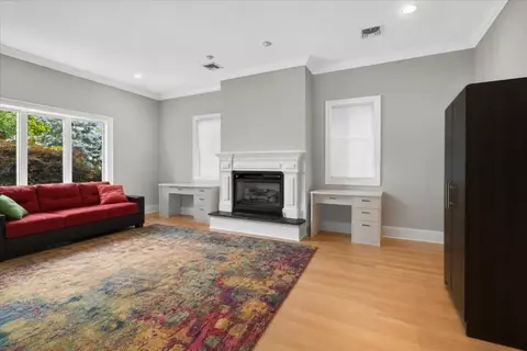Living - 412 Valley View Ave, Paramus, NJ 07652 photo 3 of 4