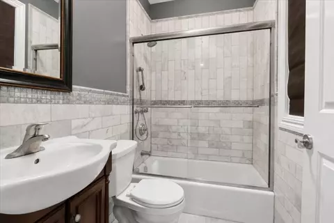 Bath - 412 Valley View Ave, Paramus, NJ 07652 photo 2 of 3