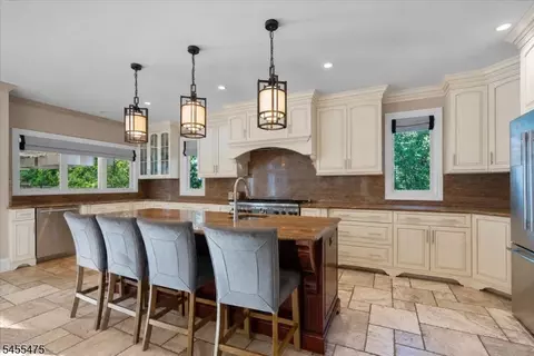 Kitchen - 412 Valley View Ave, Paramus, NJ 07652 photo 2 of 5