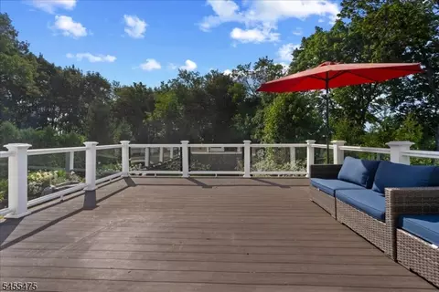 Exterior - 412 Valley View Ave, Paramus, NJ 07652 photo 2 of 7