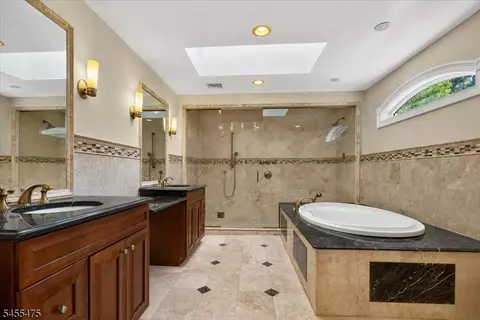 Bath - 412 Valley View Ave, Paramus, NJ 07652 photo 1 of 3