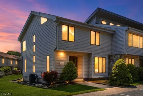 235 Cherokee Rd, Lafayette, NJ 07848