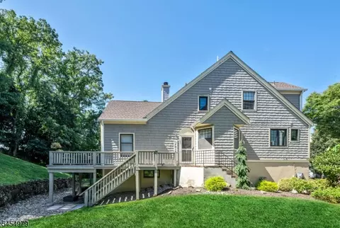 Exterior - 72 Tanager Ct, Wayne, NJ 07470 photo 3 of 10