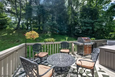 Exterior - 72 Tanager Ct, Wayne, NJ 07470 photo 6 of 10