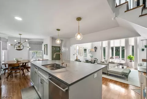 Kitchen - 72 Tanager Ct, Wayne, NJ 07470 photo 5 of 7