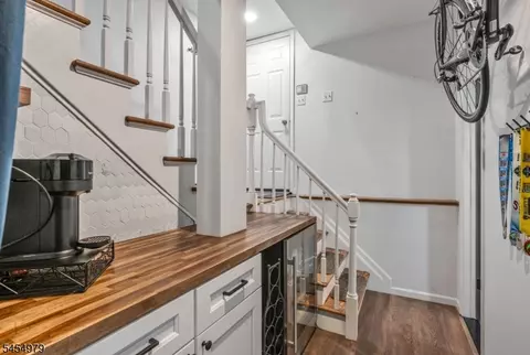 Entry Way - 72 Tanager Ct, Wayne, NJ 07470 photo 3 of 3