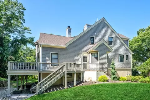Exterior - 72 Tanager Ct, Wayne, NJ 07470 photo 4 of 10