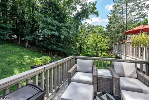 Exterior - 72 Tanager Ct, Wayne, NJ 07470 photo 8 of 10