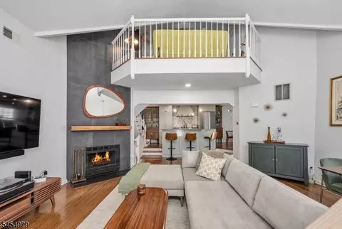 Living - 72 Tanager Ct, Wayne, NJ 07470 photo 3 of 3