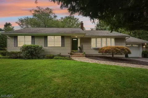 58 Beech Rd, Randolph, NJ 07869