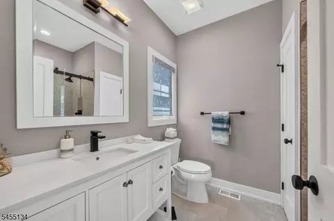 Bath - 821 North Dr, Brick Twp, NJ 08724 photo 1 of 4