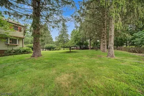 150 Orben Dr, Landing, NJ 07850