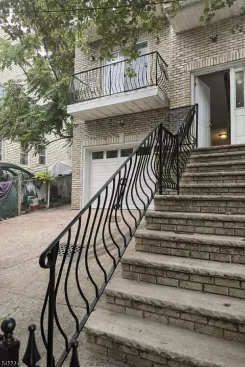 461 S 14th St, Newark, NJ 07103