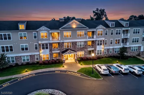 5208 Veterans Dr, Wharton, NJ 07885
