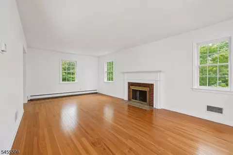 Living - 18 Mountainside Dr, Wayne, NJ 07470 photo 2 of 6