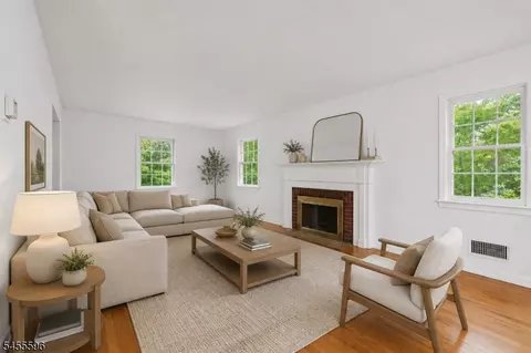 Living - 18 Mountainside Dr, Wayne, NJ 07470 photo 3 of 6