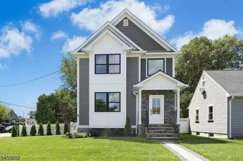 28 Pershing Ave, Cranford, NJ 07016