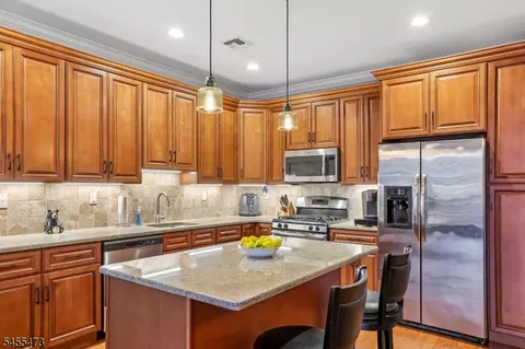 Kitchen - 35 Red Oak Ct, Haskell, NJ 07420 photo 1 of 1