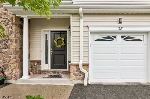 Exterior - 35 Red Oak Ct, Haskell, NJ 07420 photo 2 of 2