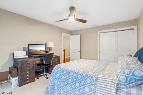 Bedroom - 35 Red Oak Ct, Haskell, NJ 07420 photo 4 of 4
