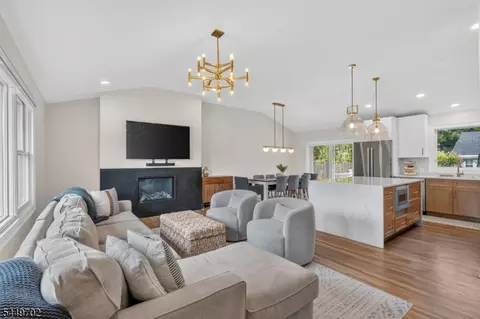 47 Lewis St, Cranford, NJ 07016