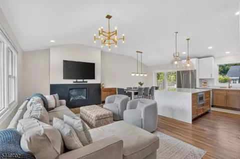 47 Lewis St, Cranford, NJ 07016