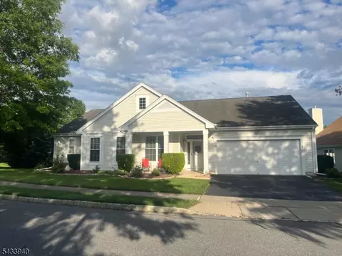24 Stafford Ln, Belvidere, NJ 07823