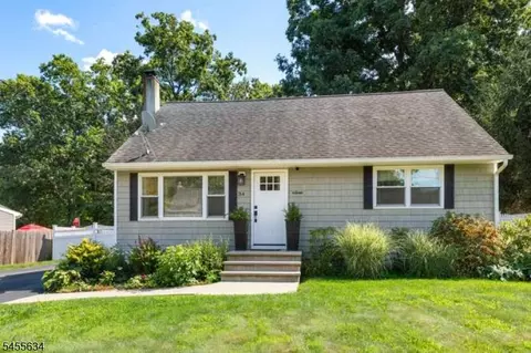 34 Mckinley Pl, West Milford, NJ 07480