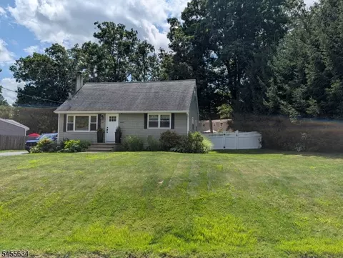 34 Mckinley Pl, West Milford, NJ 07480
