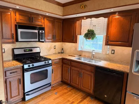 62 Stone Run Rd, Bedminster, NJ 07921 photo 2