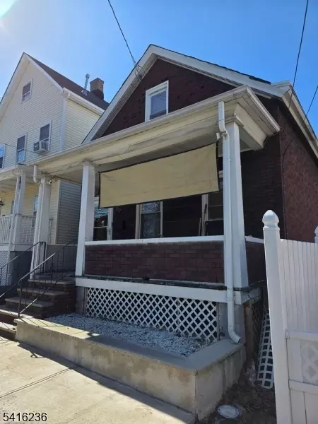 689 Charles St, Perth Amboy, NJ 08861