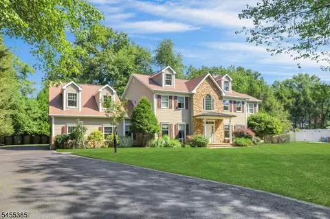 782 Tiffany Ave, River Vale, NJ 07675