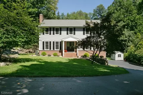 17 Colonel Evans Dr, Morristown, NJ 07960