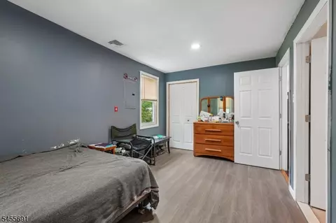 Bedroom - 307 Boulevard Dr, Wayne, NJ 07470 photo 2 of 3