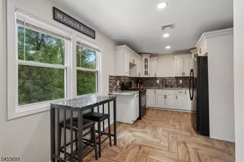 Entry Way - 307 Boulevard Dr, Wayne, NJ 07470 photo 2 of 3