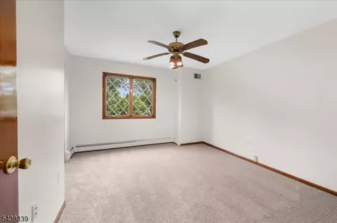 Bedroom - 7 Devore Rd, Flemington, NJ 08822 photo 2 of 8