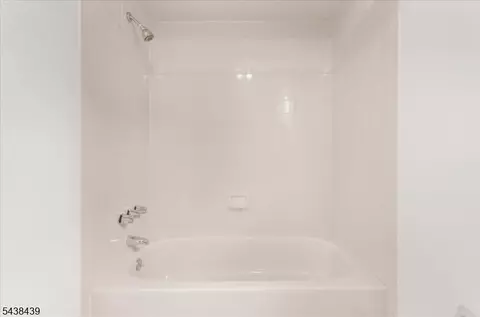 Bath - 7 Devore Rd, Flemington, NJ 08822 photo 3 of 5
