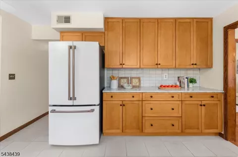 Kitchen - 7 Devore Rd, Flemington, NJ 08822 photo 3 of 3