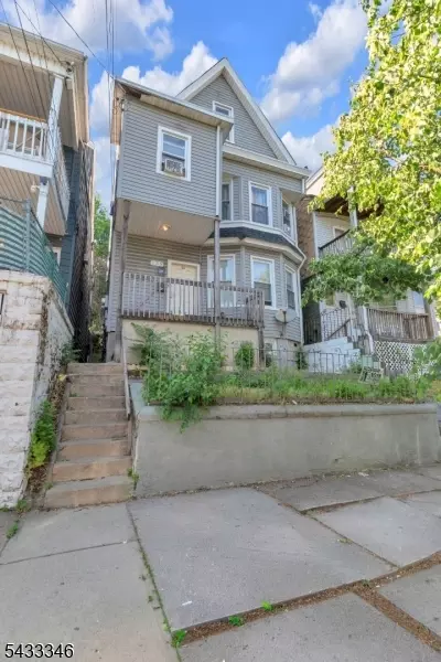 135 N 4th St, Paterson, NJ 07522