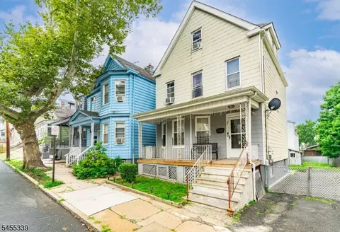 33-35 Grove Ter, Irvington, NJ 07111