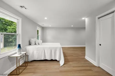 Bedroom - 76 Dawn Ave, North Haledon, NJ 07508 photo 4 of 5