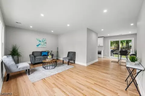Entry Way - 76 Dawn Ave, North Haledon, NJ 07508 photo 1 of 7