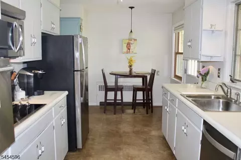 Kitchen - 206 Ridge Rd, Phillipsburg, NJ 08865 photo 2 of 2