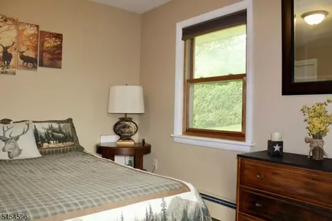 Bedroom - 206 Ridge Rd, Phillipsburg, NJ 08865 photo 4 of 6