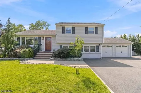 112 Sand Rd, Fairfield, NJ 07004