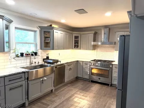Kitchen - 67 Coventry Rd, Wayne, NJ 07470 photo 6 of 8