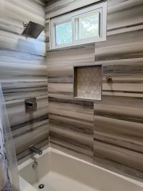 Bath - 67 Coventry Rd, Wayne, NJ 07470 photo 3 of 3
