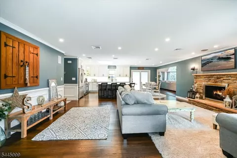 Living - 5 Harmer Ter, Wayne, NJ 07470 photo 1 of 5