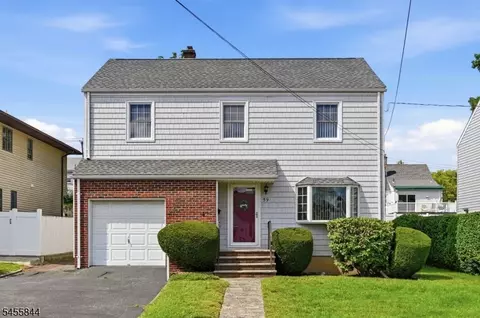 59 17th Ave, Elmwood Park, NJ 07407