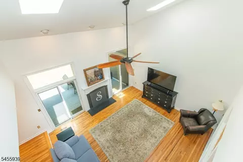31 Lockley Ct, Mountain Lakes, NJ 07046